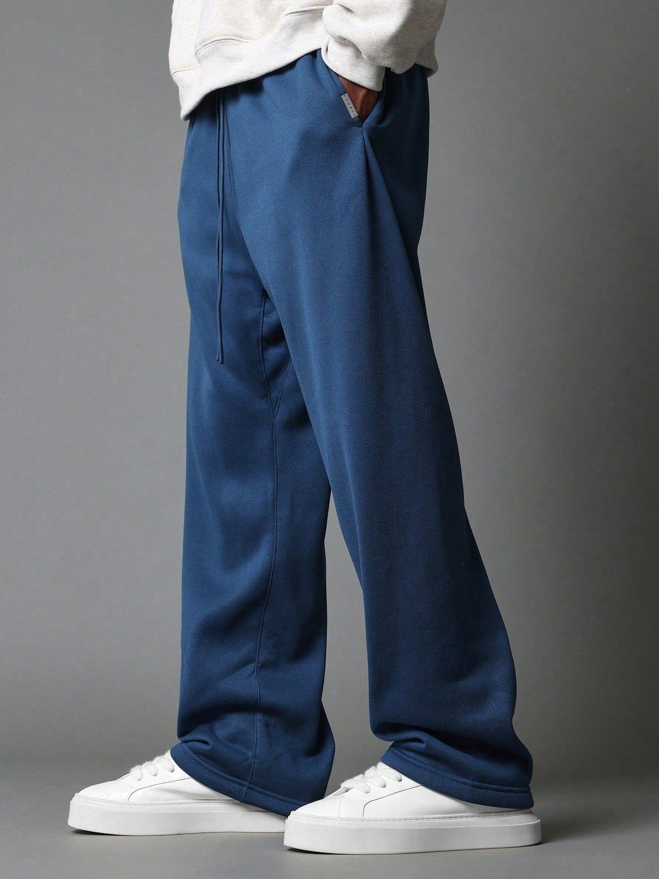 SUMWON Straight Fit Essential Drop Crotch Jogger